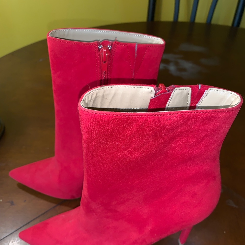 Express Sock Boots Size 7.5